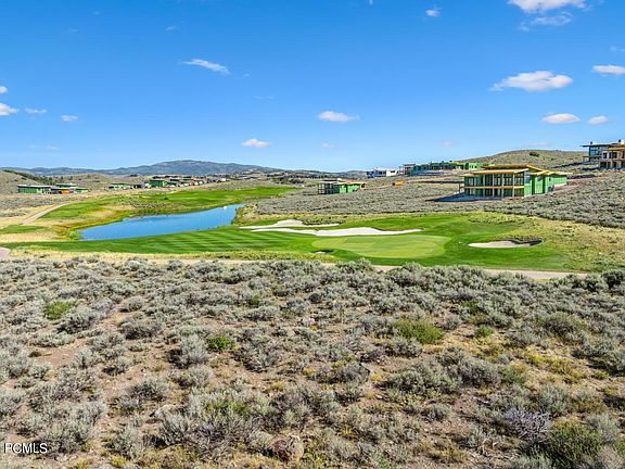 3rd image of 5569 Golf Club Link #24