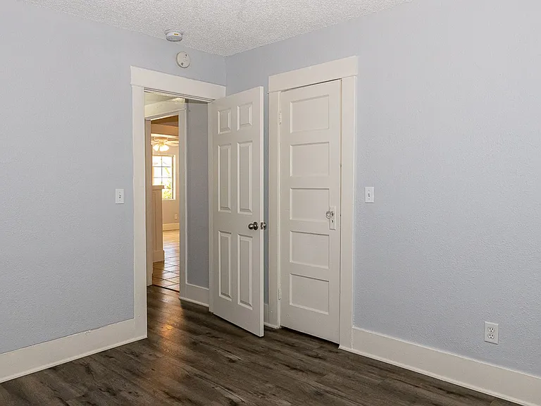 719 N Coronado St — Photo 27