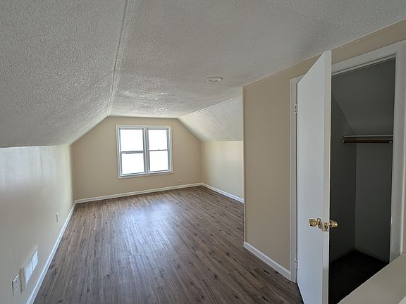 5th image of 26455 Normandy St