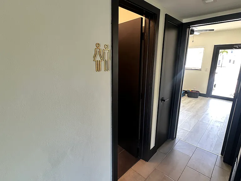 455 Golden Isles Dr — Photo 17