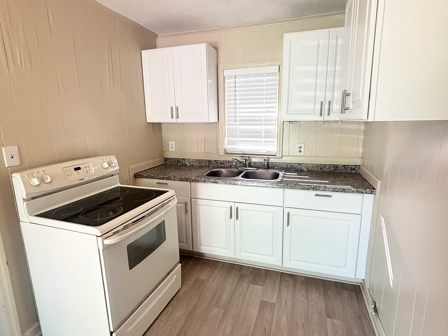 1 bed, 600 sqft, $1,050 — Photo 2