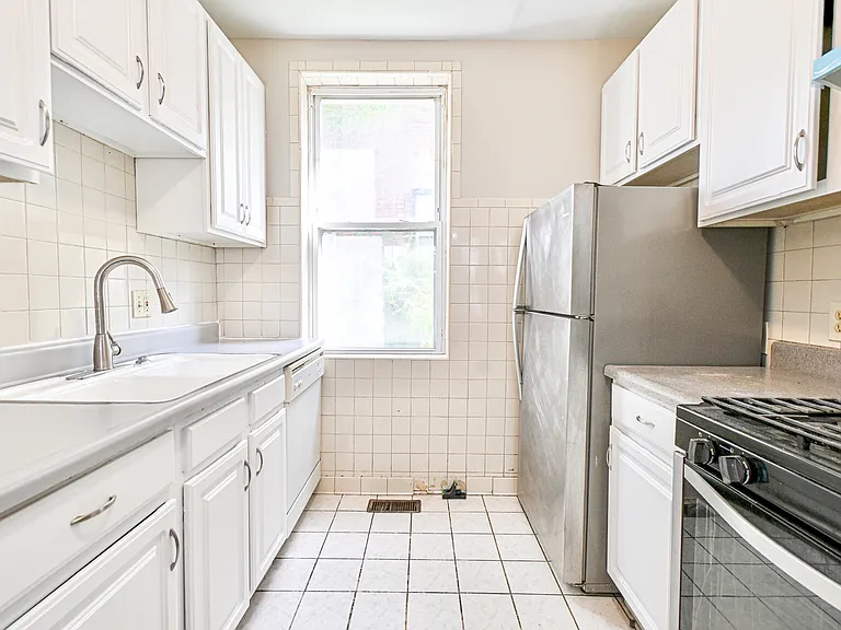 3280 Jefferson Ave #1 — Photo 16