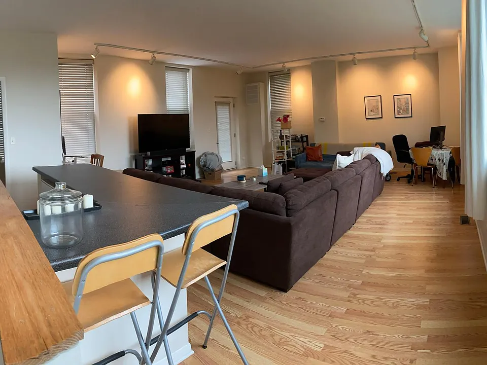 519 N May St #4