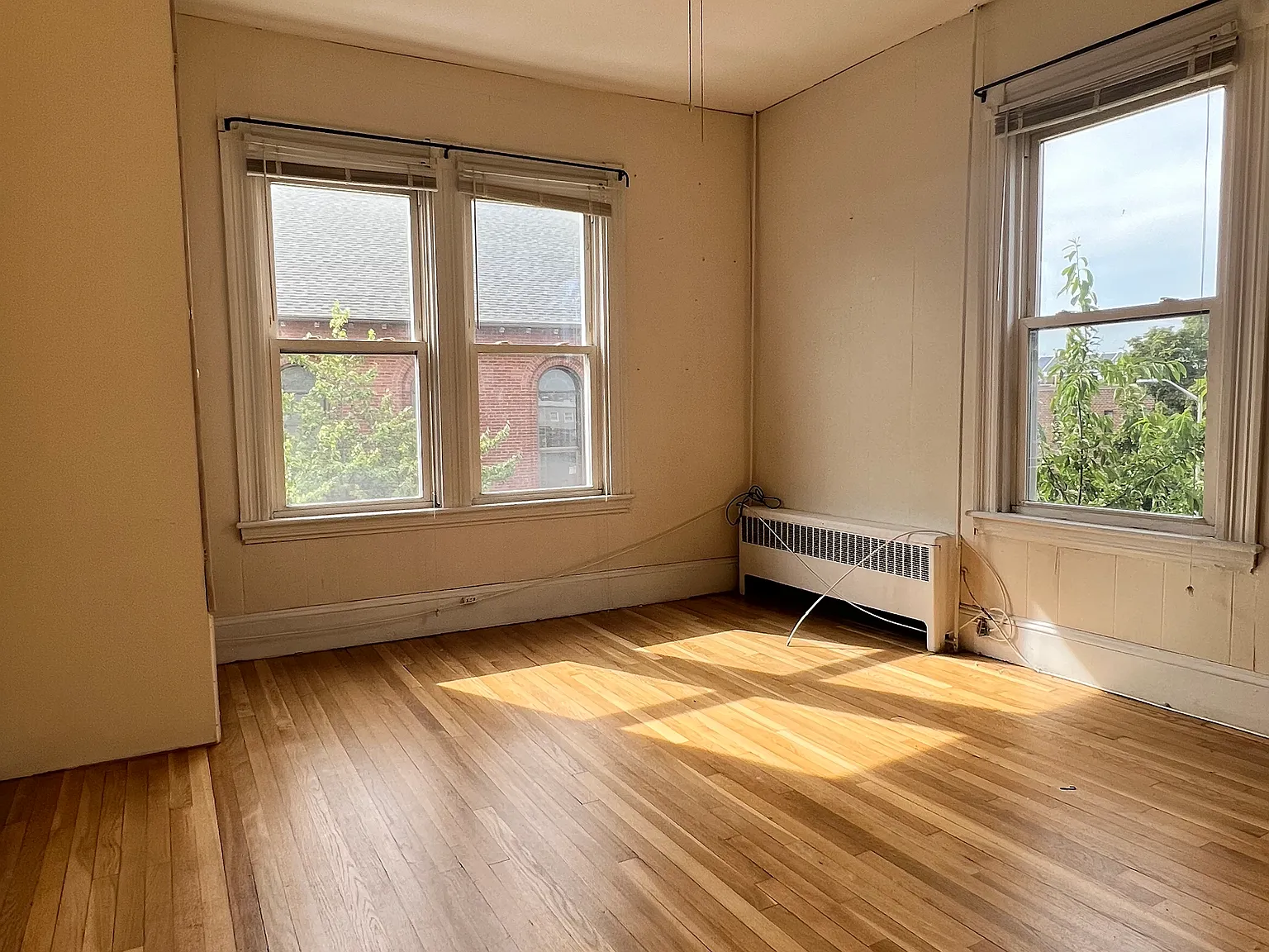 2 bed, 975 sqft, $3,400 — Photo 2