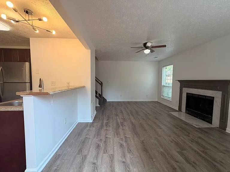 1026 Wuthering Way — Photo 2