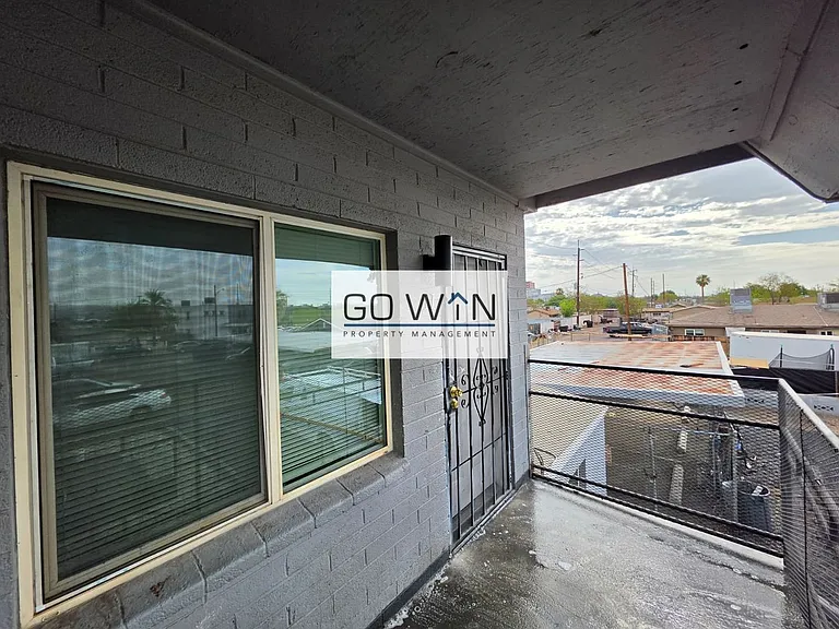 2146 E Taylor St — Photo 19