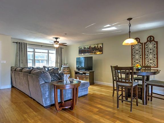 5th image of 8 Great Cedar Dr #8
