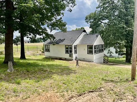 2 bed, 950 sqft, $1,000 — Photo 1
