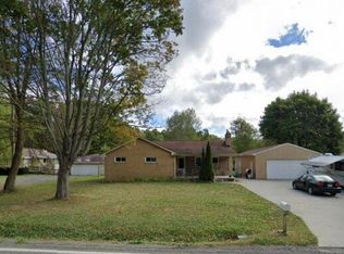 983 Struthers Coitsville Rd, Lowellville, OH 44436