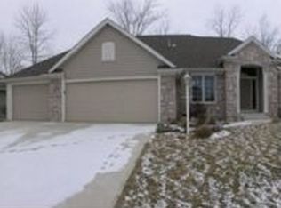 223 Club Course Dr, Fort Wayne, IN 46814