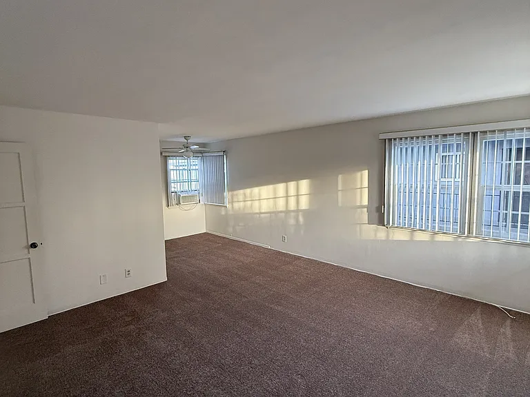 Living room to dining area
