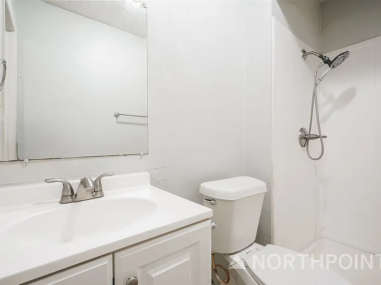 803 Lisa Ln — Photo 10