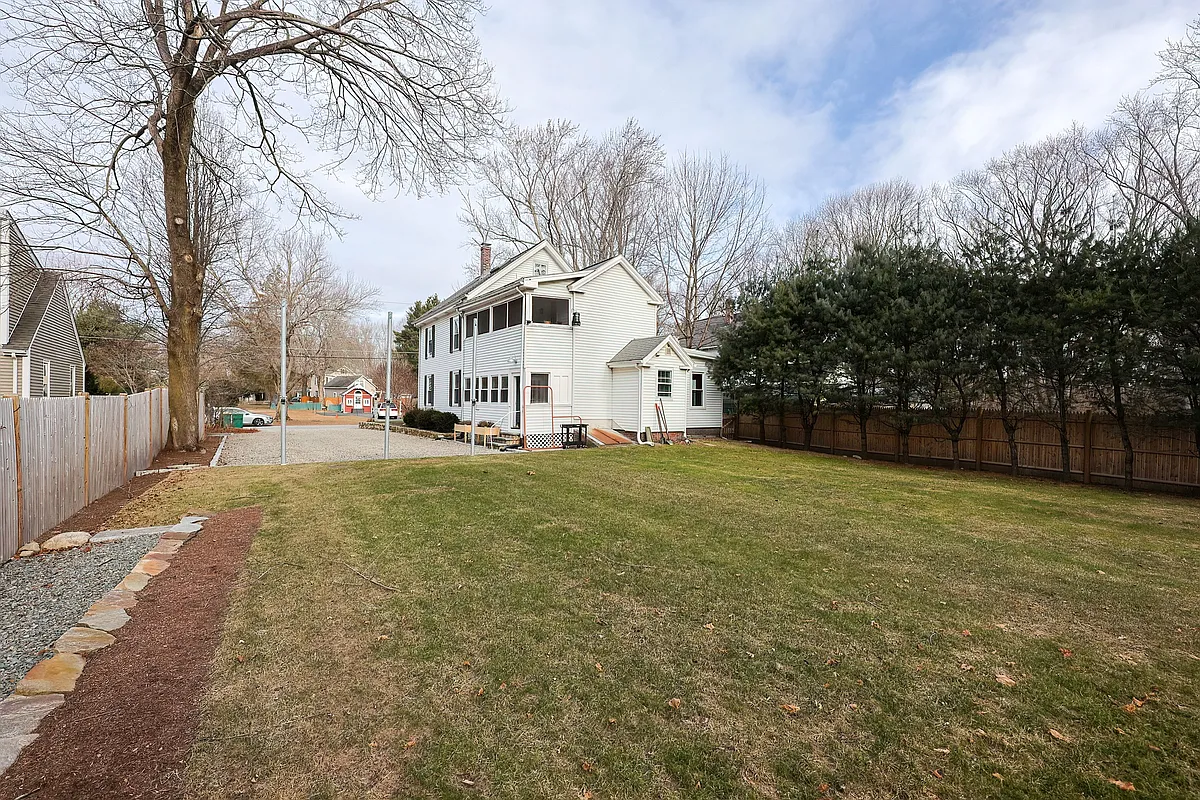 Building Photo - 21 French Ave