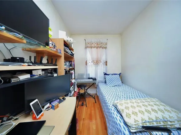 3903 Seventh Avenue image 10 of 29