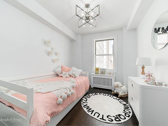 5th image of 315 E 43rd St #812