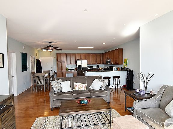 4th image of 140 S River St Unit 303