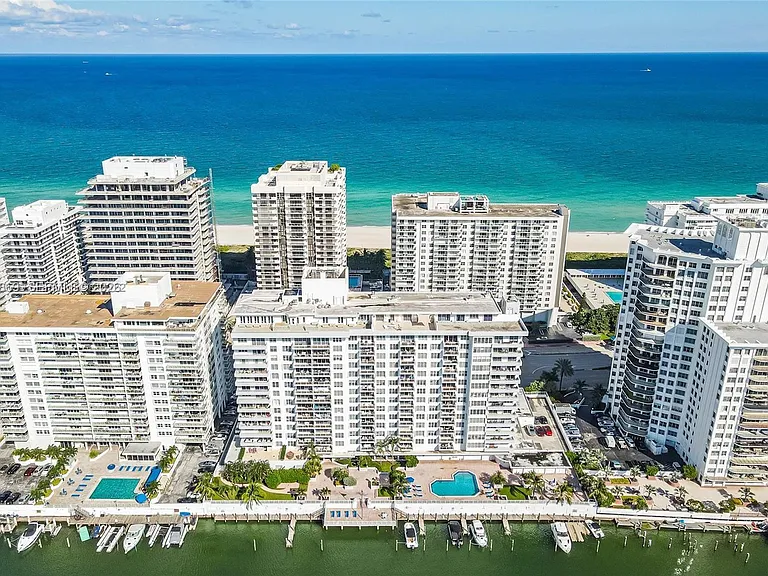 5700 Collins Ave #15D — Photo 35
