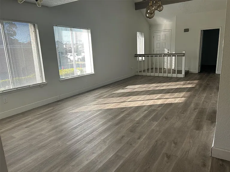 6119 Dryad Dr — Photo 5
