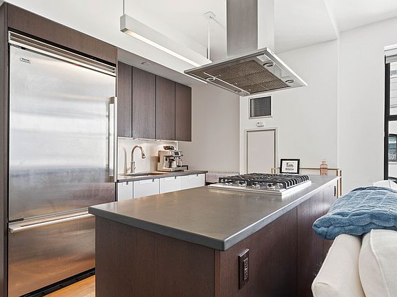 4th image of 225 5th Ave Penthouse V