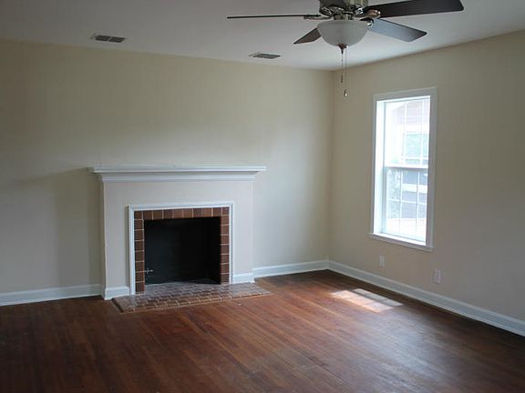 2nd image of 3110 Topeka St