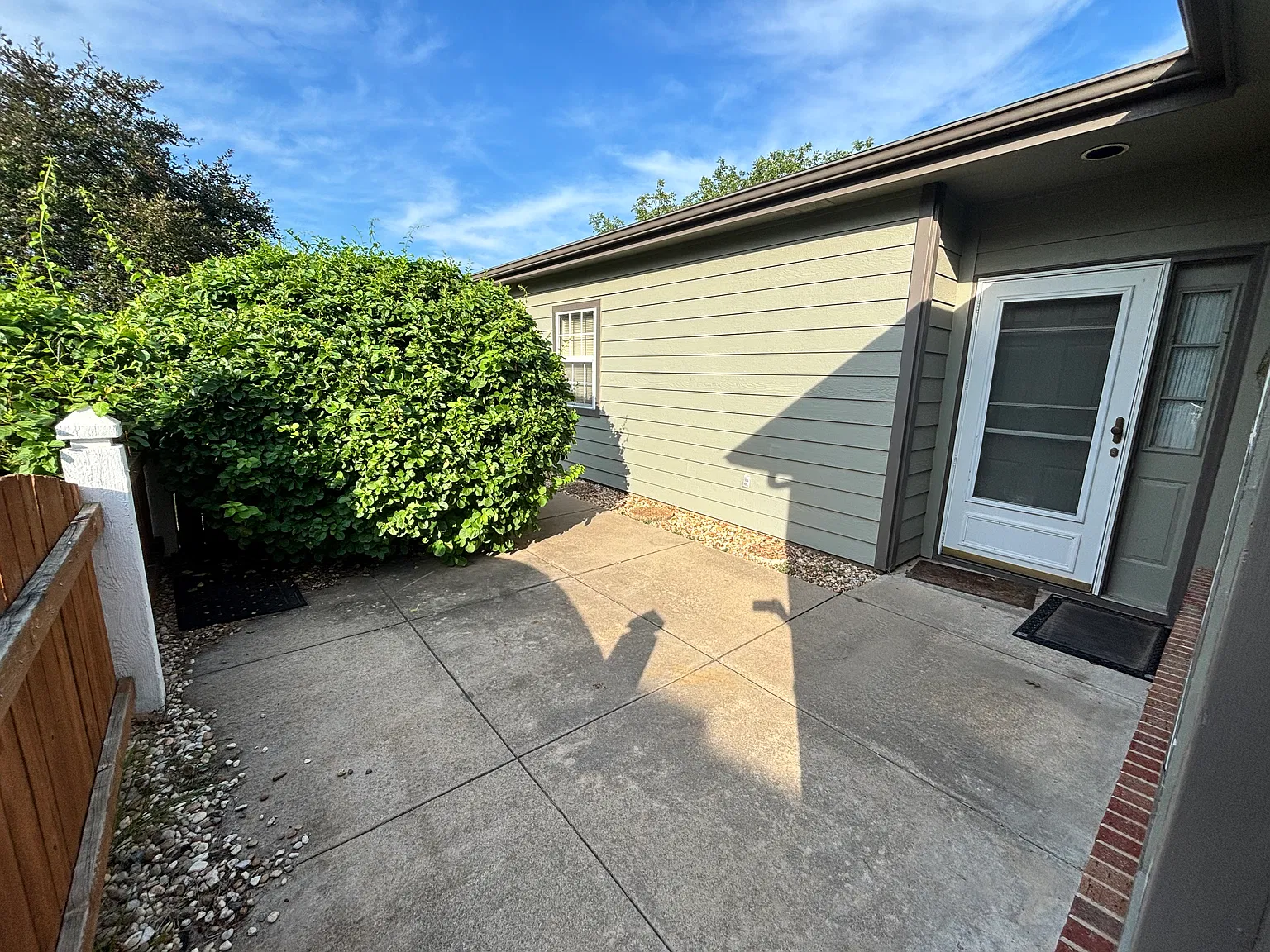 3 bed, 1454 sqft, $1,850 — Photo 2