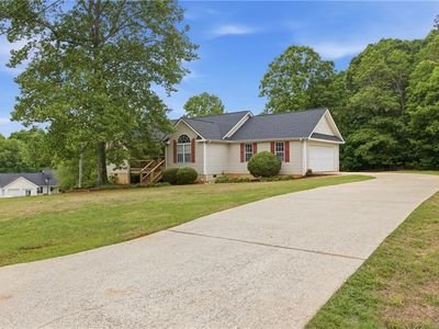 180 Rocky Shoals Trl, Mount Airy, GA, 30563