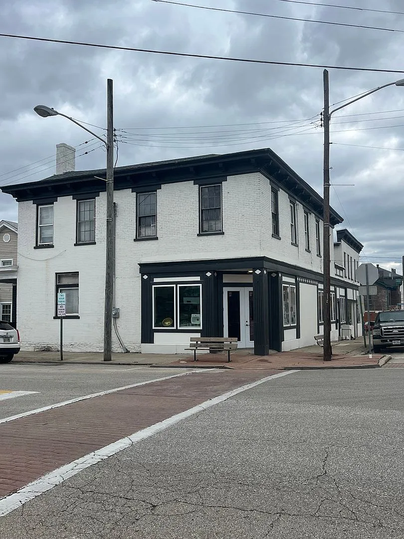 200 Dunn — Photo 1