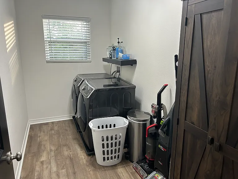 4884 Kensington Ln — Photo 50