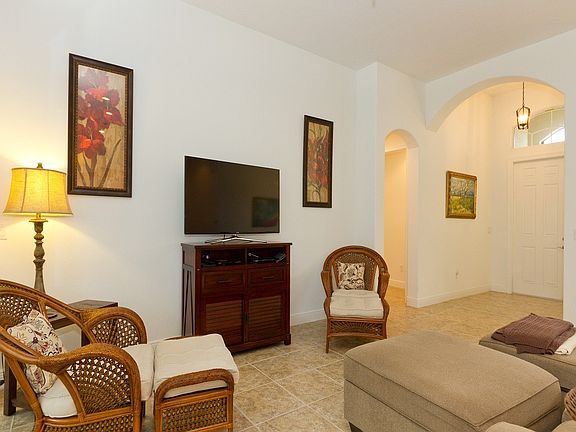 5th image of 1230 Southlakes Way SW