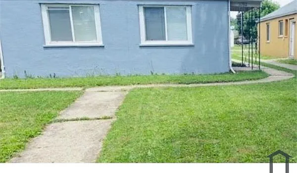 1052 Loretta Ave