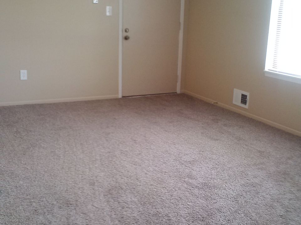 1st image of 22851 Grove St