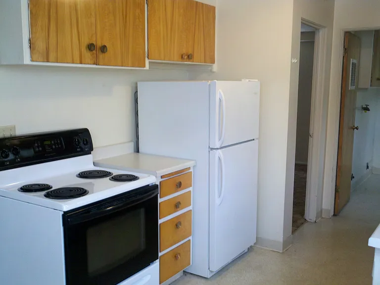2521-23-25-27 Thames St — Photo 5