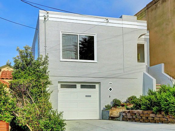 2nd image of 418 Victoria St