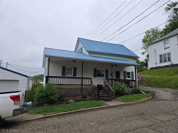 246 N 5th St, McConnelsville, OH 43756