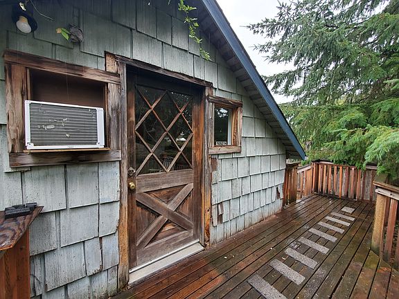 3rd image of 1019 Cascade Ave #1