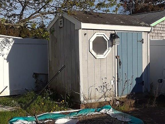 3rd image of 133 A Taylor Ave