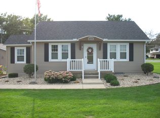 296 N 2519th Rd, Peru, IL 61354