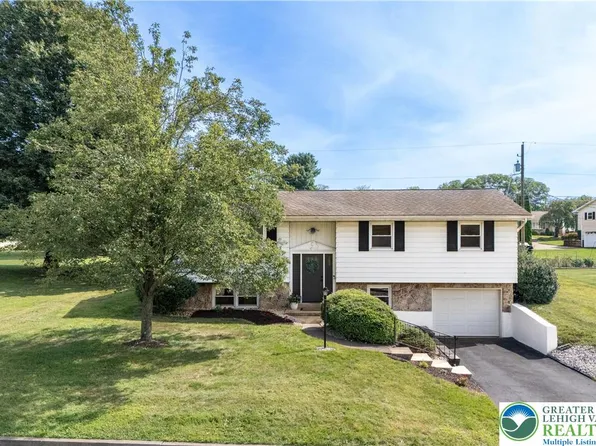 919 Carbon St, Walnutport, PA 18088