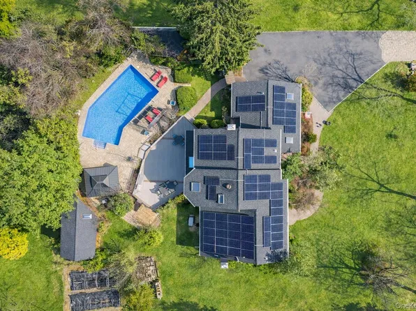 1 Allenby Drive, Northport, NY 11768