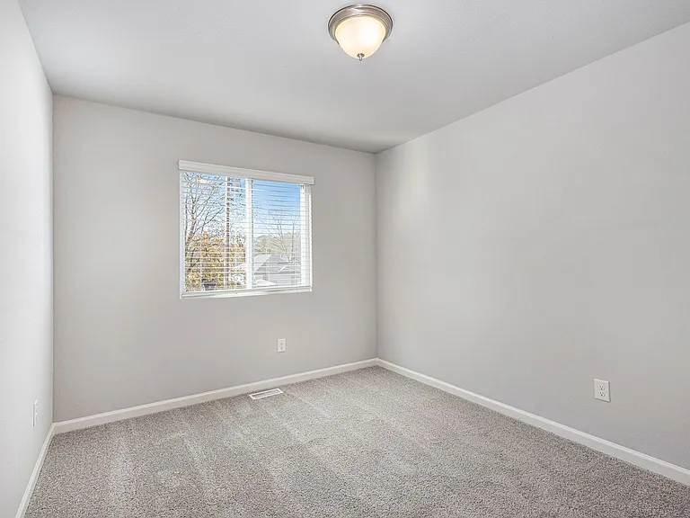 934 Maple Ave — Photo 15