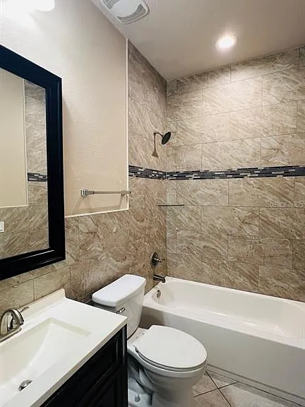 57 Columbia Ln #B — Photo 8