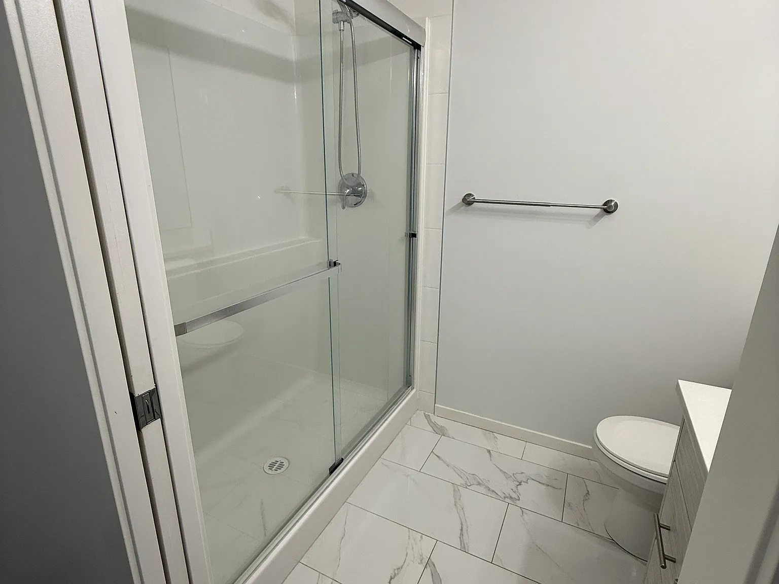2 bed, 816 sqft, $1,950 — Photo 3