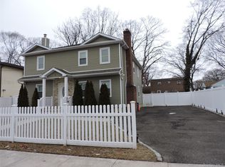 9 Bainbridge St, Roosevelt, NY 11575