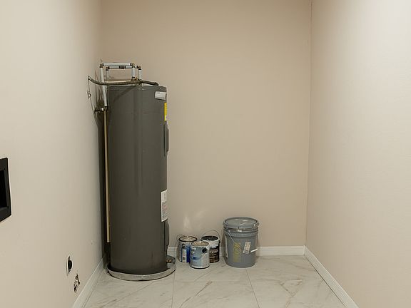 5th image of 5401 Pullman Dr