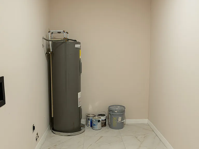 5401 Pullman Dr — Photo 5