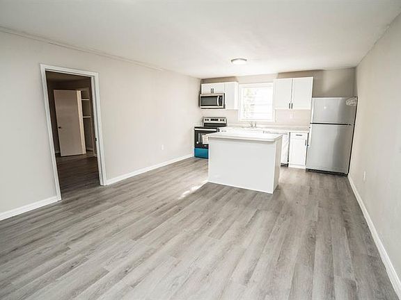 4th image of 2315 W Rio Vista Ave APT A2