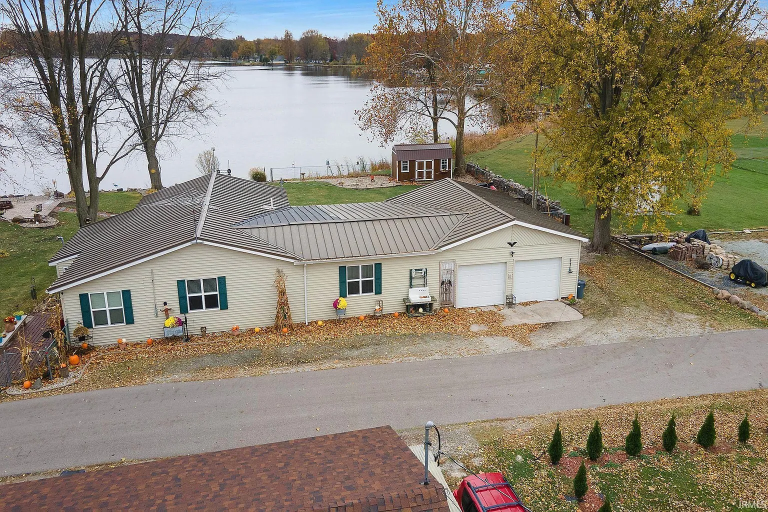 7527 W Lake Park Rd photo 1