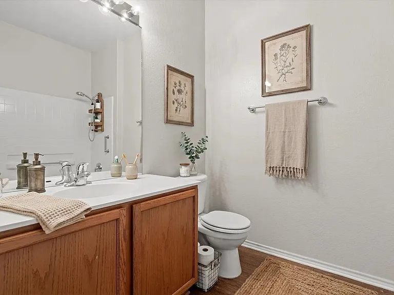 330 Portsmouth Dr — Photo 8