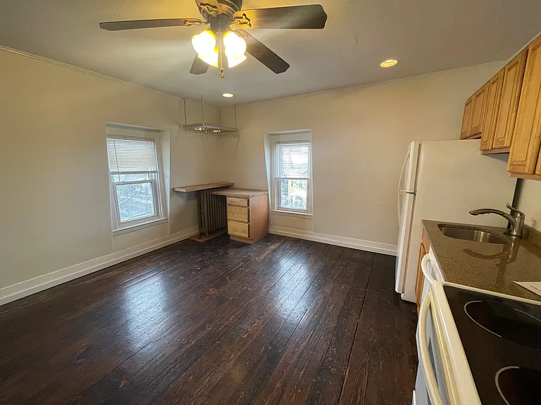 143 Highland Ave #3B — Photo 2