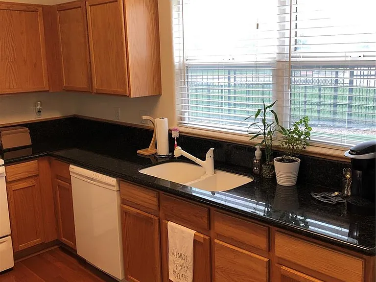 15555 E 40th Ave #2 — Photo 4
